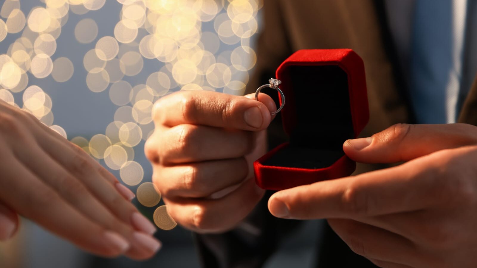 lamaran sederhana di rumah