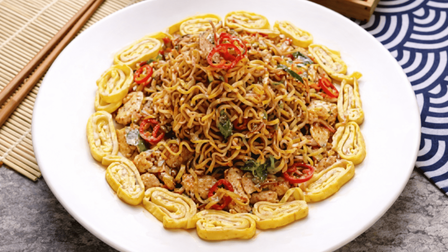 Mie Panjang Umur - makanan khas imlek penuh makna