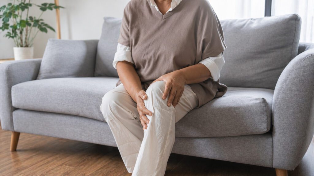 8 Penyebab Kaki Pegal di Malam Hari dan Cara Mengatasinya