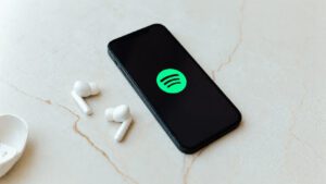 7 Cara Membuat Podcast di Spotify dari Nol hingga Siap Tayang